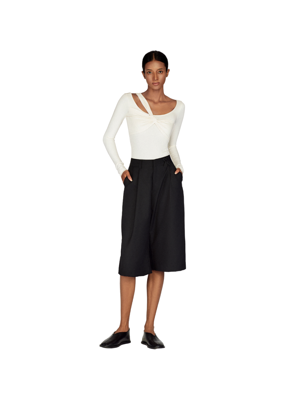 Laminapparel - Pleated Bermuda Shorts