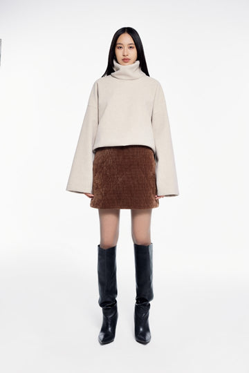 À Tous - Cozy Elegance Beige Turtleneck Sweater