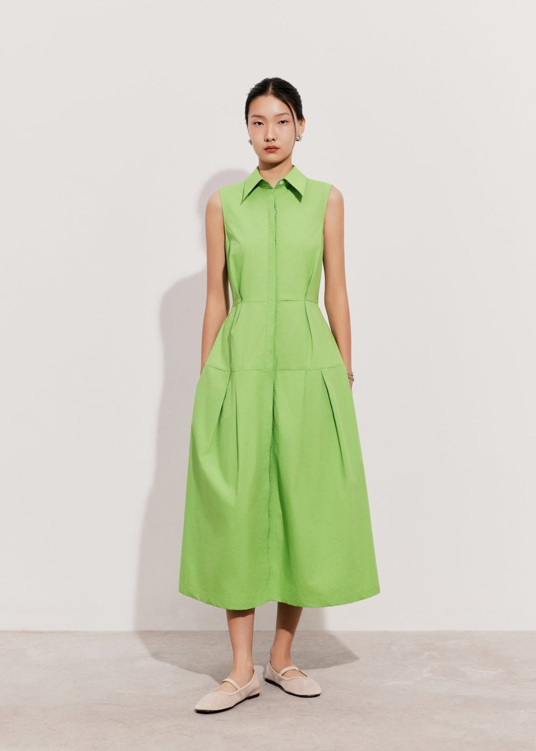 À Tous - Sleeveless Poplin Midi Dress - Collared Summer Dress with Pockets