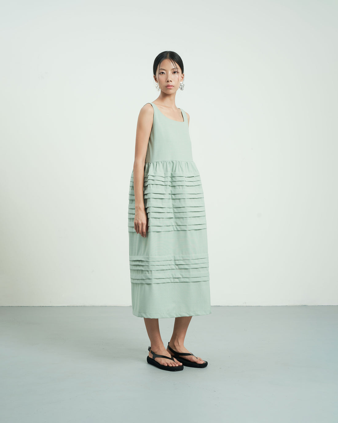 KHAUBYCQ - Green Tiered Linen Midi Dress