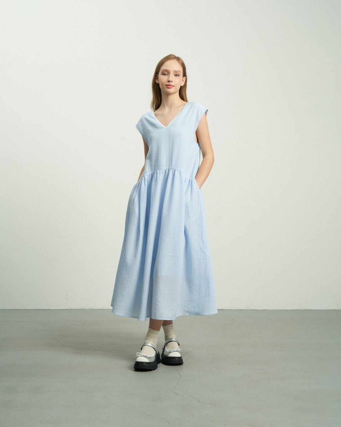 KHAUBYCQ - Blue V-Neck Sleeveless Seersucker Maxi Dress - Casual Summer Dress