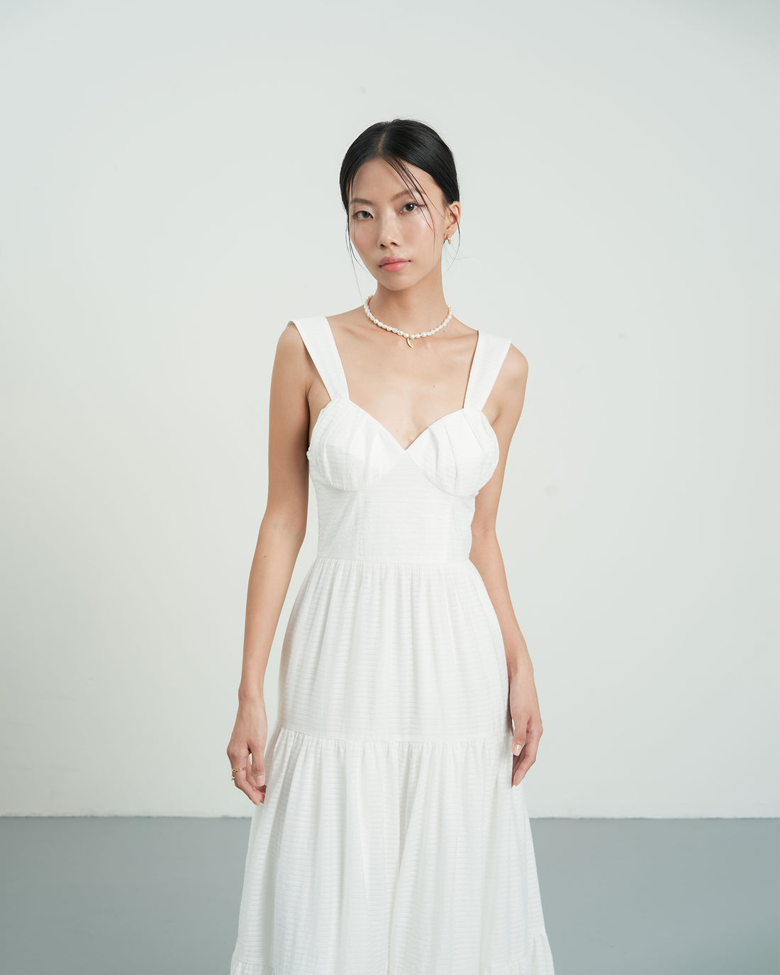 KHAUBYCQ - White Sweetheart Neckline Seersucker Maxi Dress