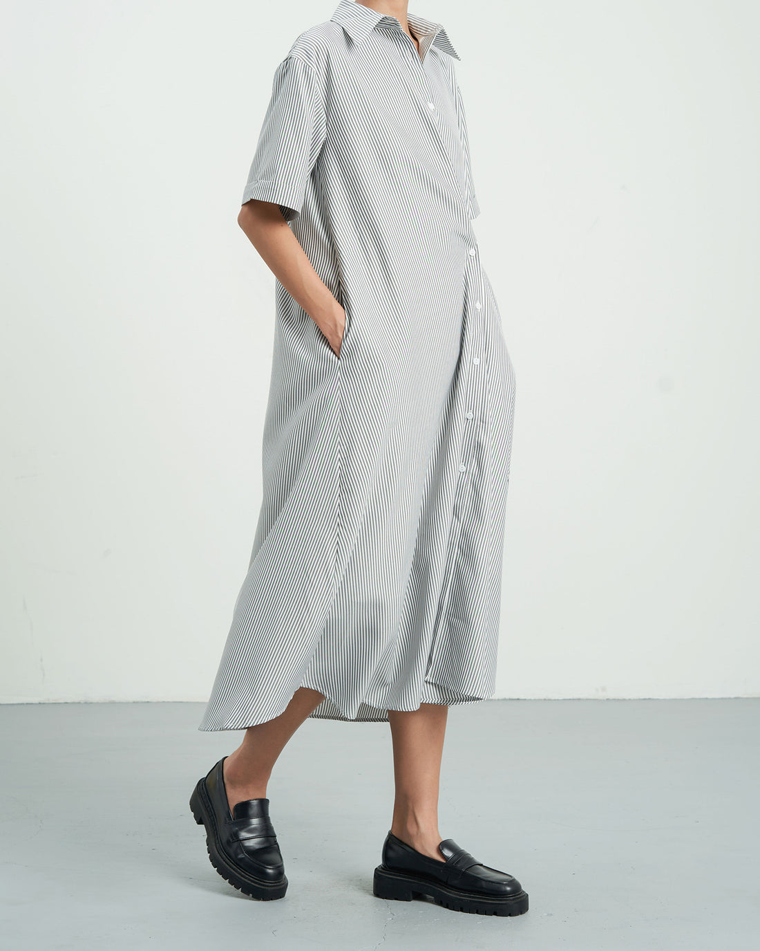 KHAUBYCQ - Striped Button-Down Asymmetrical Shirt Dress