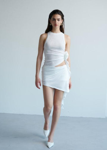 MACH NHA DUONG - White Ruched Mini Skirt with Built-In Shorts