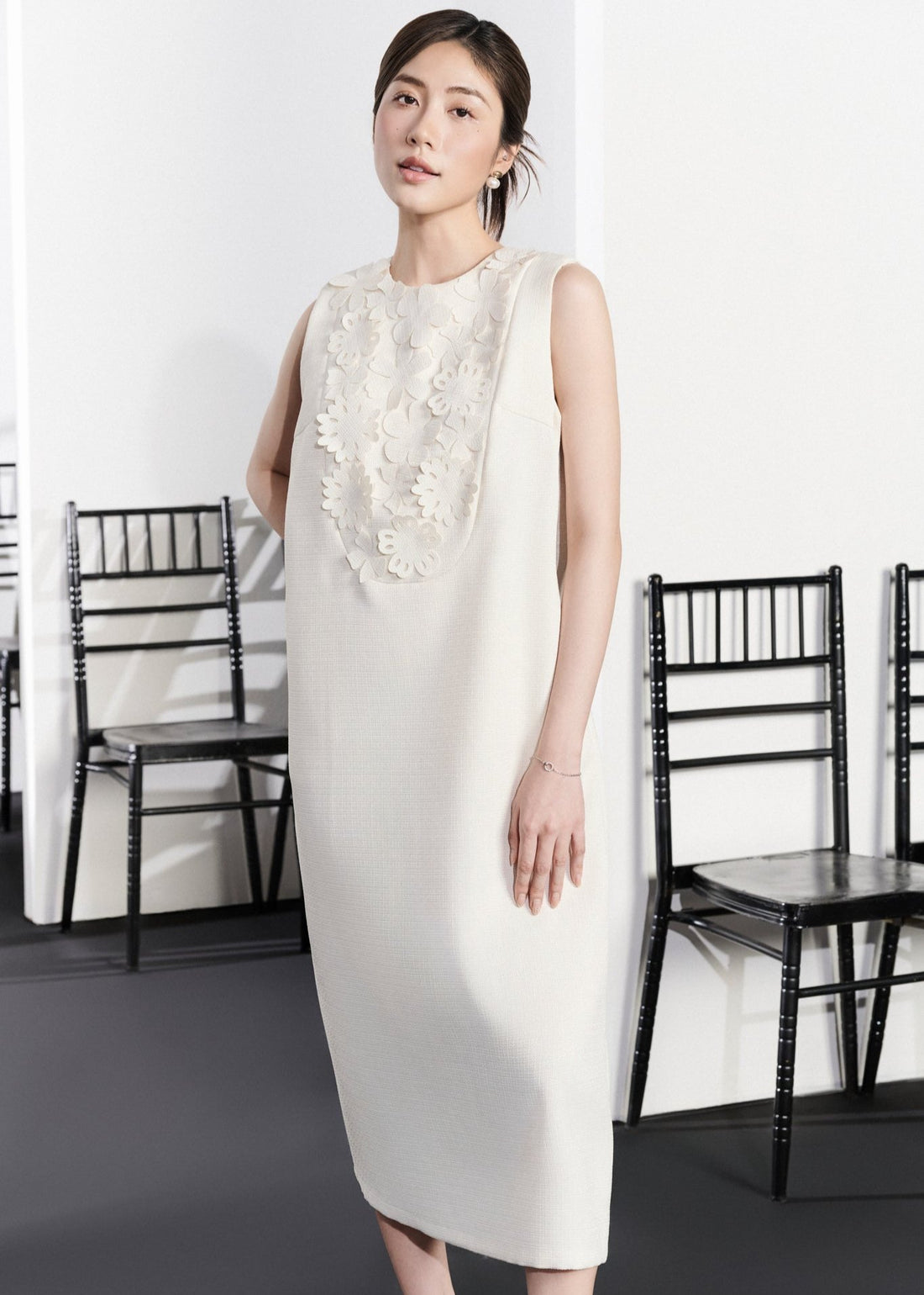 RẬP Vietnam - White Floral Appliqué Midi Dress