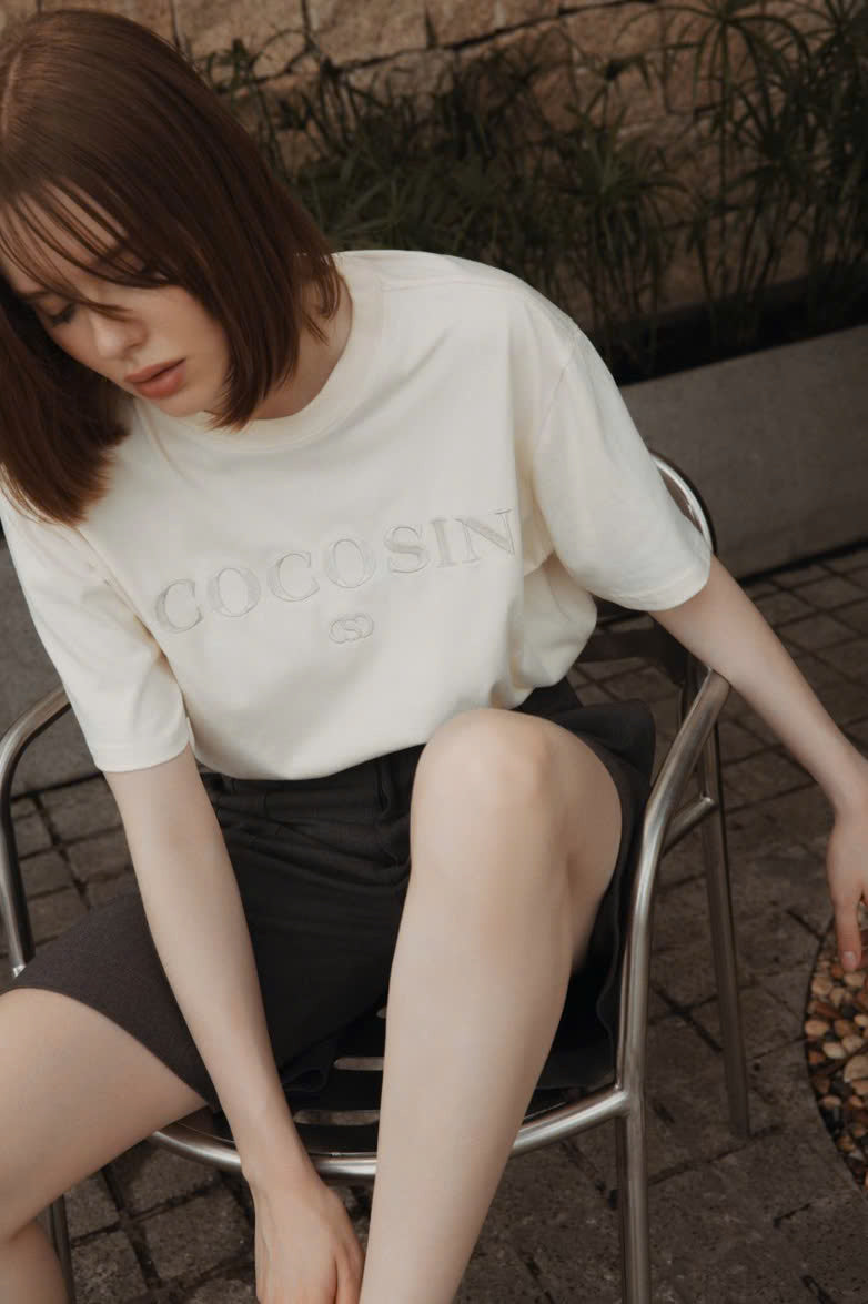 COCOSIN - Cream Embossed Logo T-Shirt - Short Sleeve Casual Tee