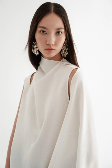 JEUNE - Modern Flow Asymmetric White Top