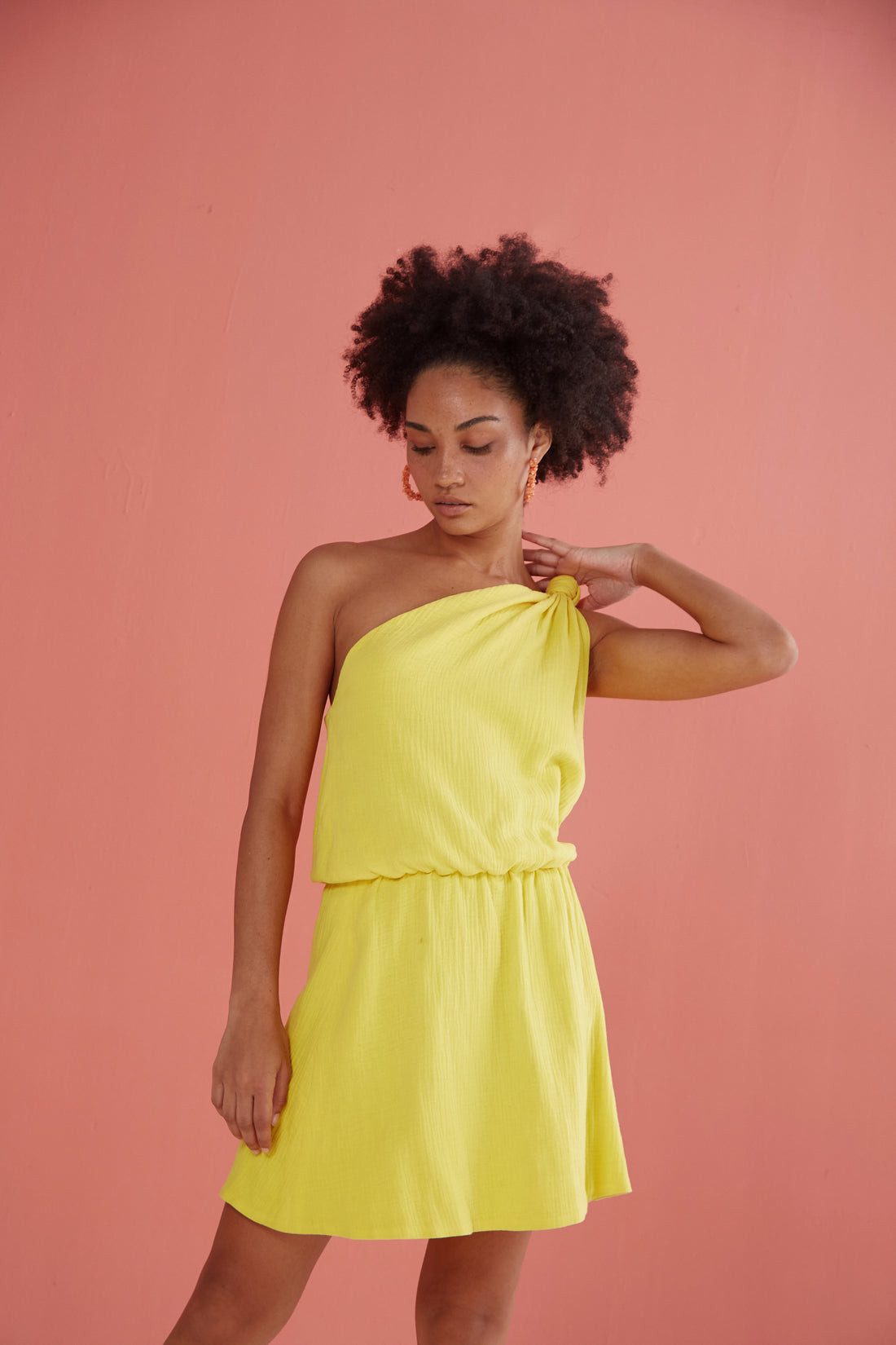 COCOSIN - Yellow One-Shoulder Solid Mini Dress - Relaxed Fit, Cotton Linen